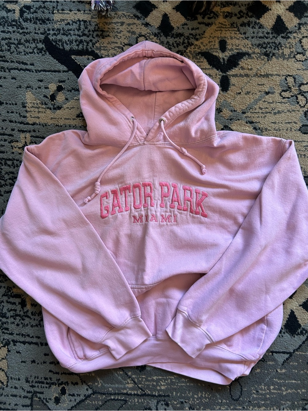 Vintage Gator Park Miami Pink Embroidered Pullover Hoodie Sweatshirt